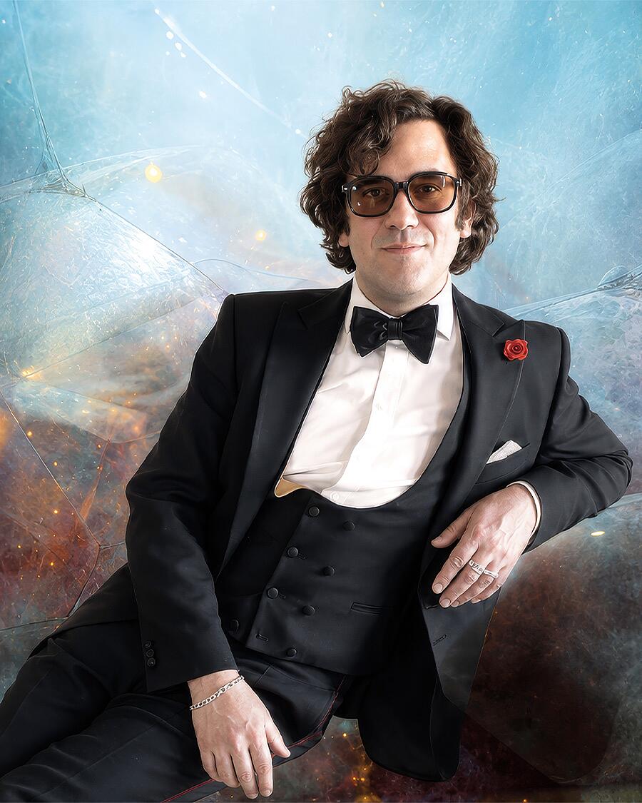freddy fischer, mann im smoking vor kosmischem hintergrund