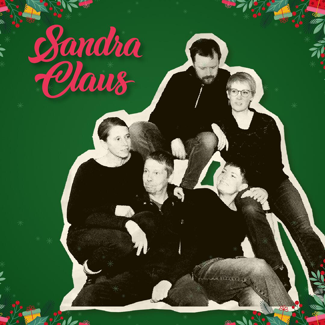 sandra claus, weihnachtliche grafik mit fünfköpfiger band, geschenken und tannenzweigen auf grünem hintergrund