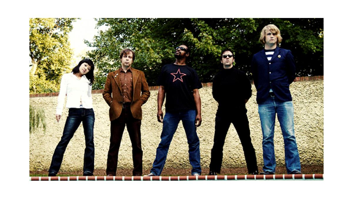 The Dirtbombs