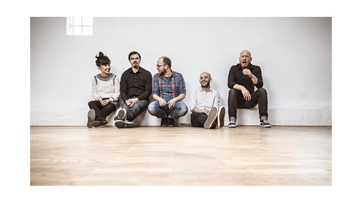 mit Honig, Anna Naklab und weitere