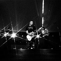 Traumatin, Band live auf Bühne in Schwarz-Weiß